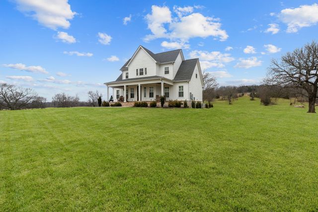 12877 Versailles Rd, Rockvale, TN 37153