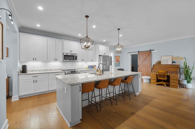 12877 Versailles Rd, Rockvale, TN 37153