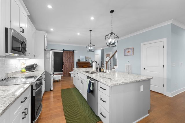 12877 Versailles Rd, Rockvale, TN 37153