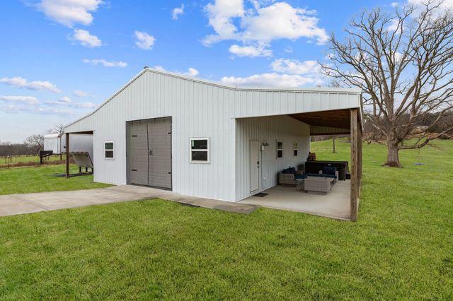 12877 Versailles Rd, Rockvale, TN 37153