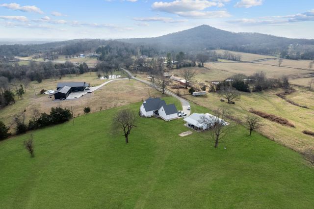 12877 Versailles Rd, Rockvale, TN 37153