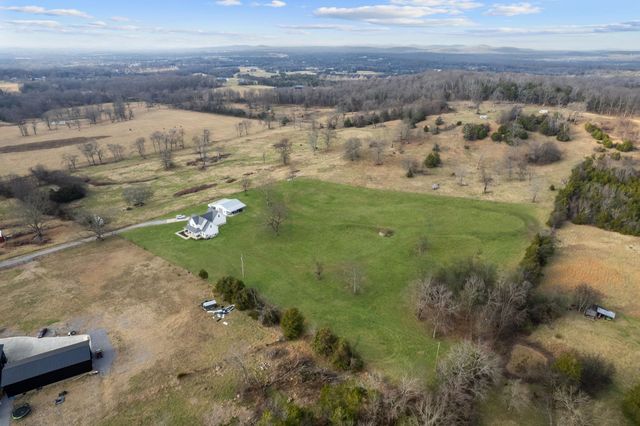 12877 Versailles Rd, Rockvale, TN 37153