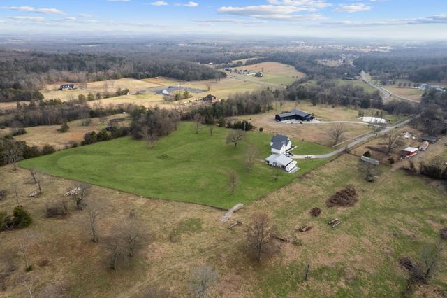 12877 Versailles Rd, Rockvale, TN 37153