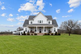 12877 Versailles Rd, Rockvale, TN 37153