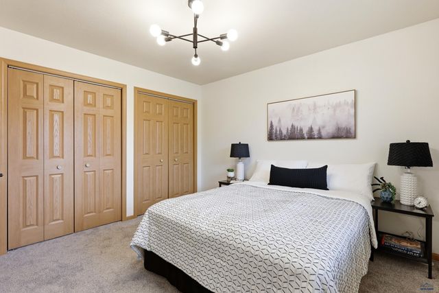 2383 HILLSIDE DR, Sturgis, SD 57785