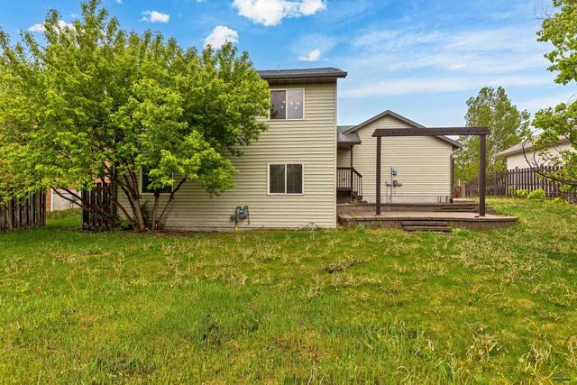 2383 HILLSIDE DR, Sturgis, SD 57785