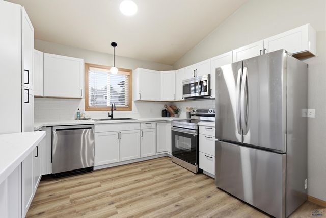 2383 HILLSIDE DR, Sturgis, SD 57785