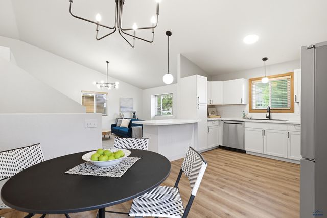 2383 HILLSIDE DR, Sturgis, SD 57785