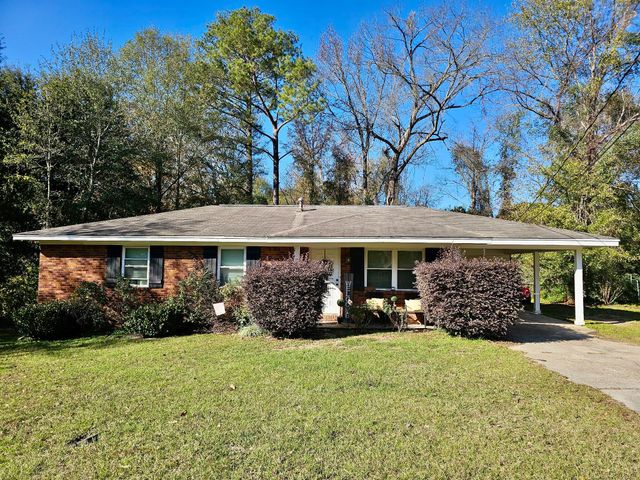 106 Hickory Dr., Petal, MS 39465