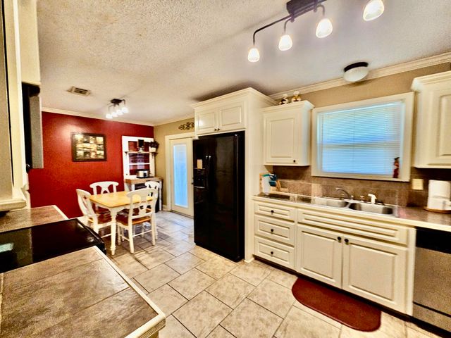 106 Hickory Dr., Petal, MS 39465