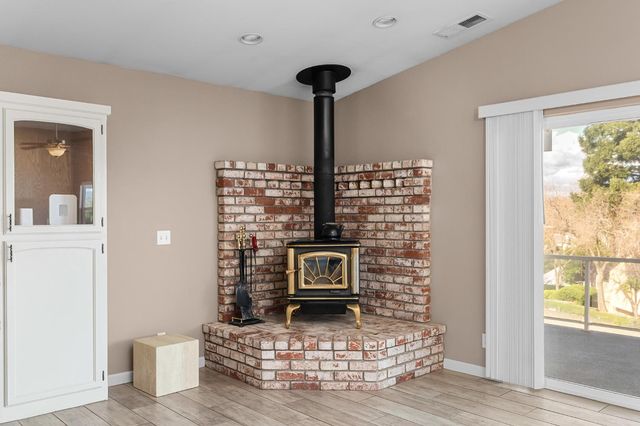 5370 Royal Oaks Dr, Oroville, CA 95966