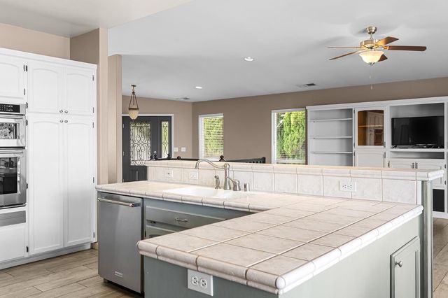 5370 Royal Oaks Dr, Oroville, CA 95966