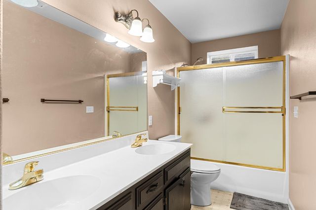 5370 Royal Oaks Dr, Oroville, CA 95966