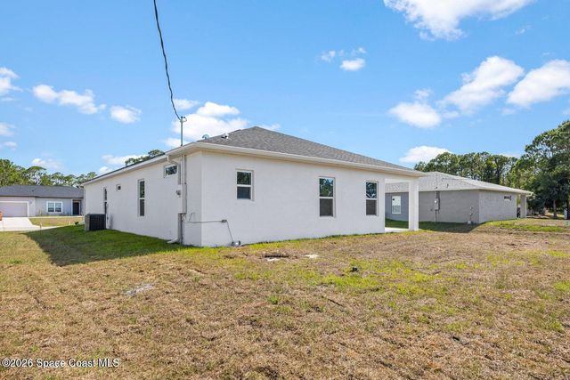 495 Harrison Street SW, Palm Bay, FL 32908