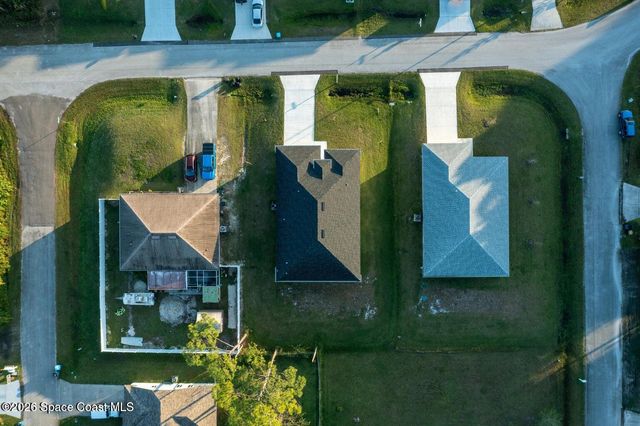 495 Harrison Street SW, Palm Bay, FL 32908
