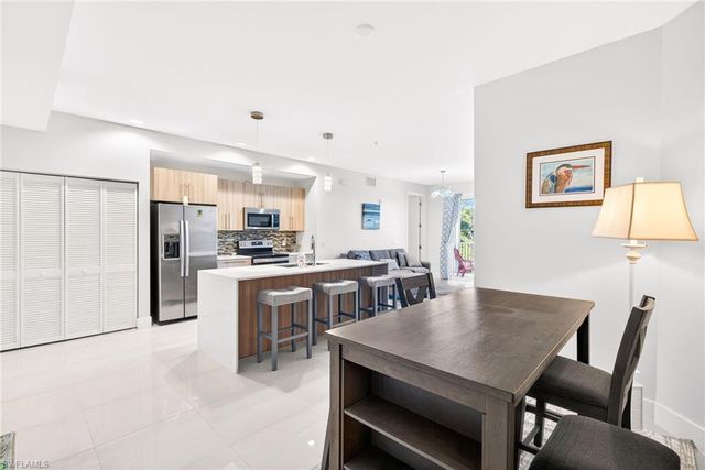 15901 Royal Pointe LN 202, Fort Myers, FL 33908