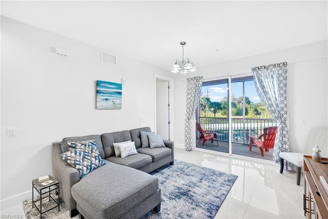 15901 Royal Pointe LN 202, Fort Myers, FL 33908