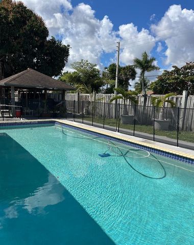 19422 SW 119th Ct, Miami, FL 33177