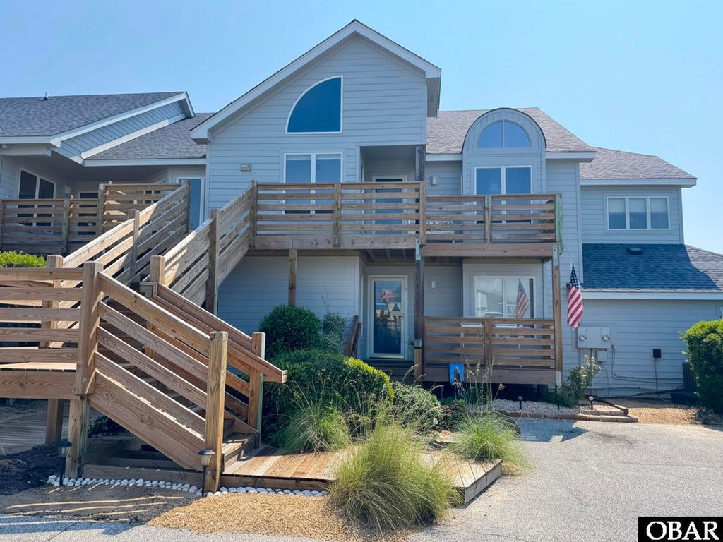Image 3 of property listing at 122 Jay Crest Road, Duck, NC 27949