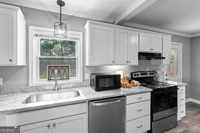 717 Bernard Drive, Warner Robins, GA 31093