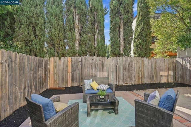 1880 Premier Pl., Concord, CA 94520