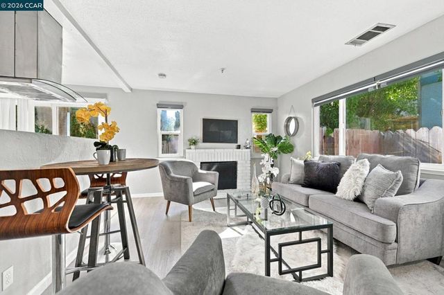 1880 Premier Pl., Concord, CA 94520