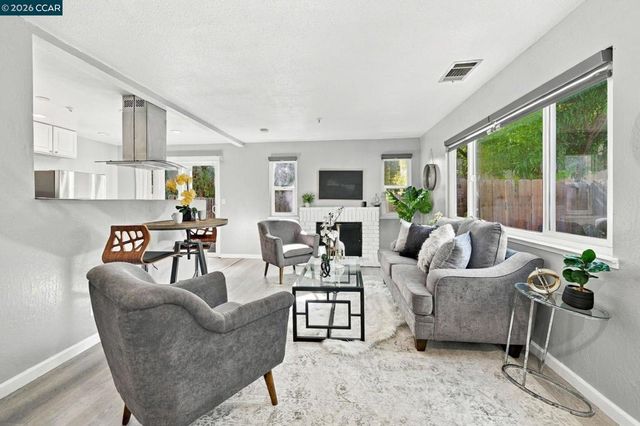 1880 Premier Pl., Concord, CA 94520