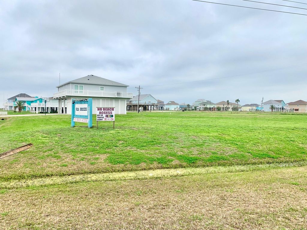 977 Sea Breeze, Crystal Beach, TX 77650