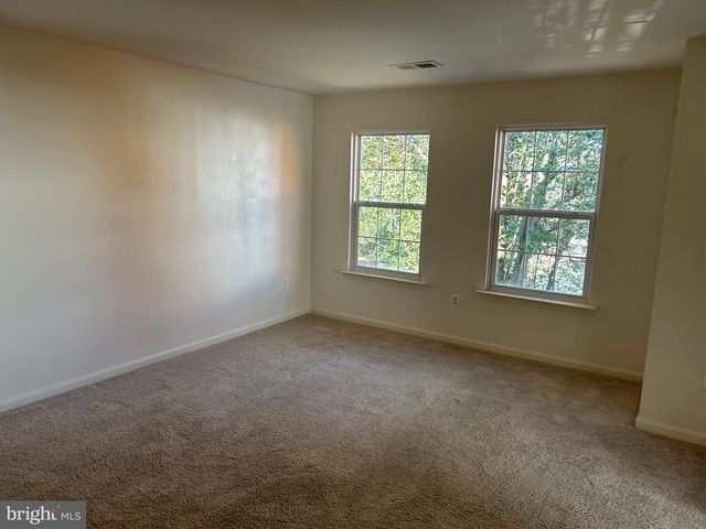 6821 HOLLOW GLEN CT, Gainesville, VA 20155