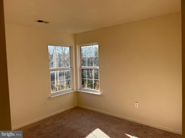 6821 HOLLOW GLEN CT, Gainesville, VA 20155