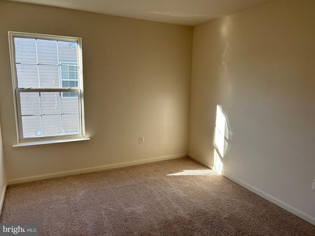 6821 HOLLOW GLEN CT, Gainesville, VA 20155