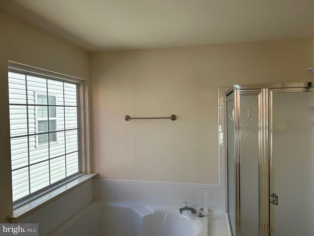 6821 HOLLOW GLEN CT, Gainesville, VA 20155