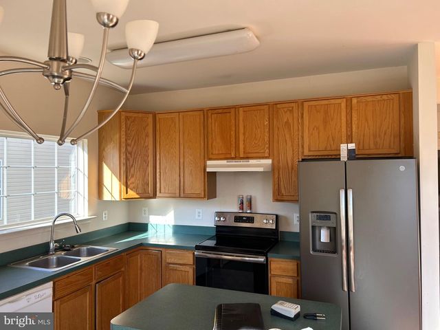 6821 HOLLOW GLEN CT, Gainesville, VA 20155