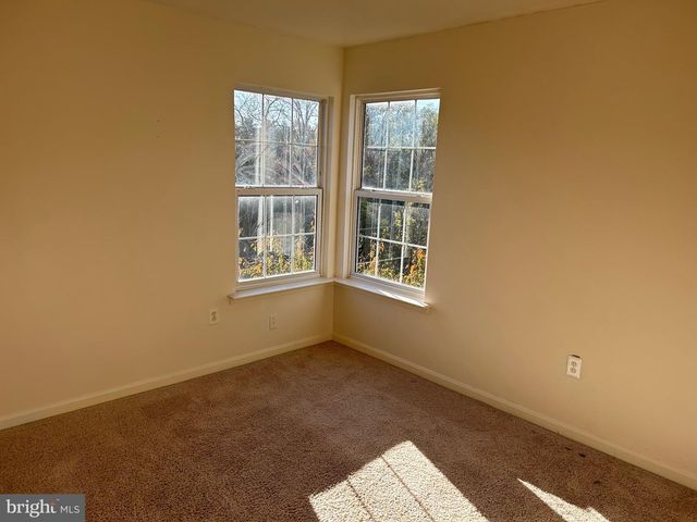 6821 HOLLOW GLEN CT, Gainesville, VA 20155