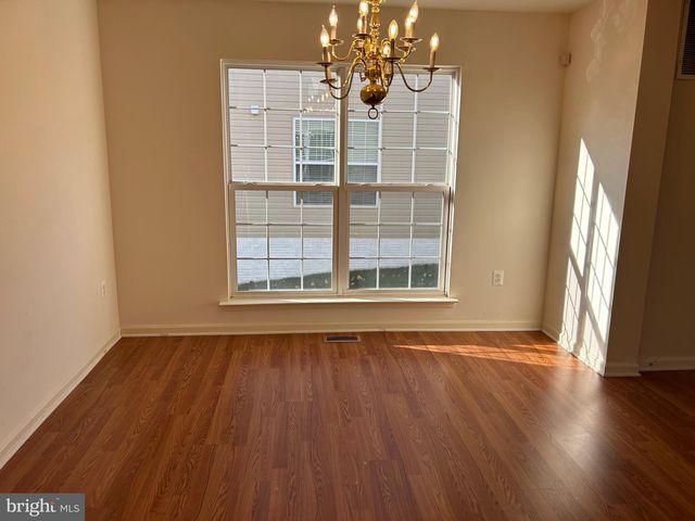 6821 HOLLOW GLEN CT, Gainesville, VA 20155