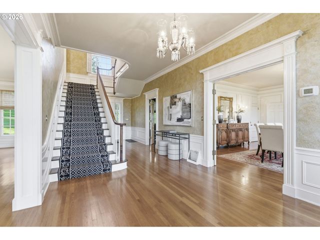 2393 S MILITARY Rd, Portland, OR 97219