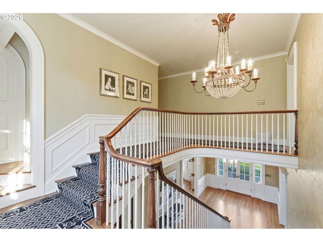 2393 S MILITARY Rd, Portland, OR 97219