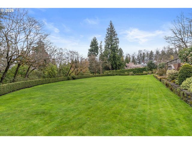 2393 S MILITARY Rd, Portland, OR 97219