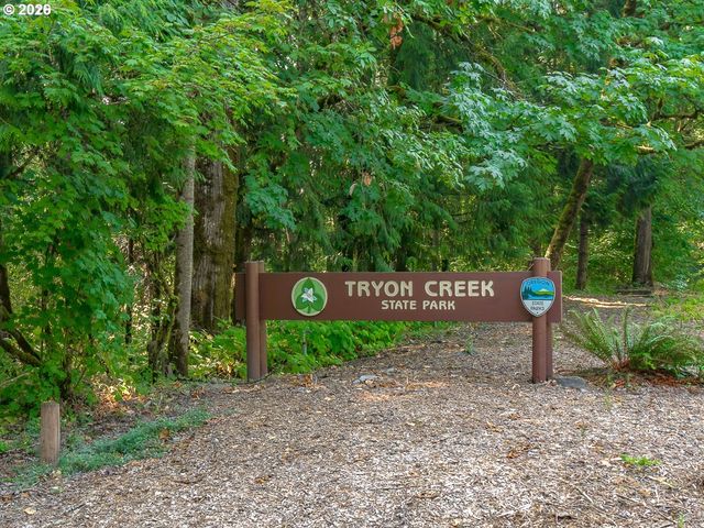 2393 S MILITARY Rd, Portland, OR 97219