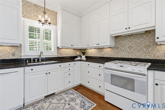 4016 Tottenham Ct, Henrico, VA 23233