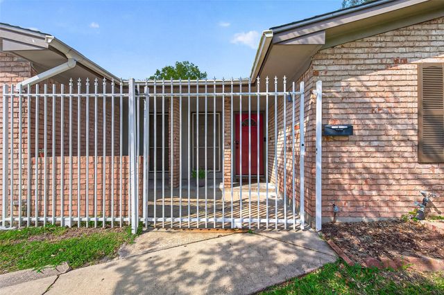 10635 Seaford Drive, Houston, TX 77089