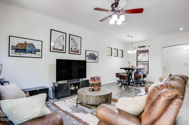 383 E Croydon Park Road, Tucson, AZ 85704