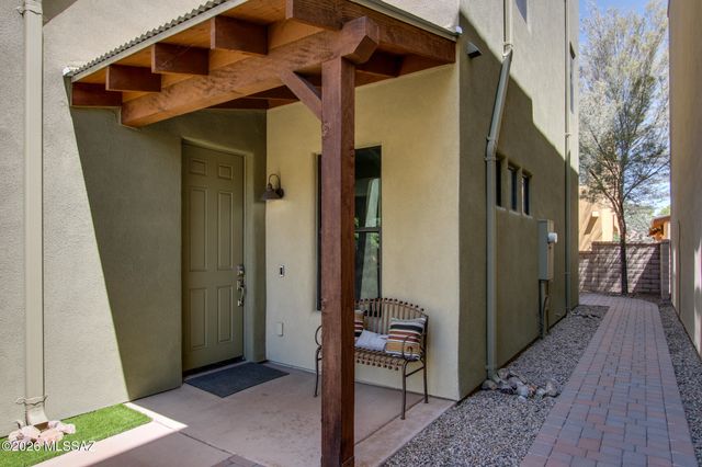 383 E Croydon Park Road, Tucson, AZ 85704