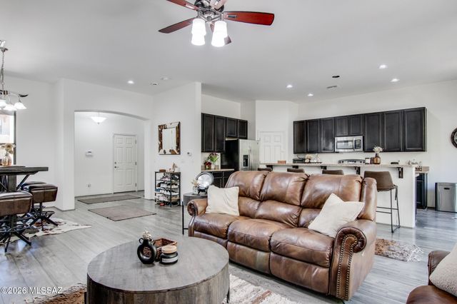 383 E Croydon Park Road, Tucson, AZ 85704
