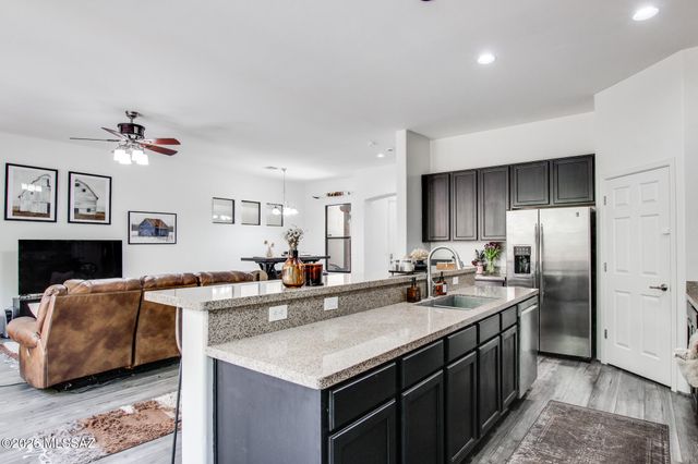 383 E Croydon Park Road, Tucson, AZ 85704