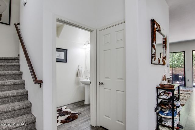 383 E Croydon Park Road, Tucson, AZ 85704