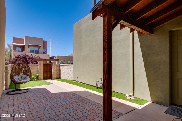 383 E Croydon Park Road, Tucson, AZ 85704