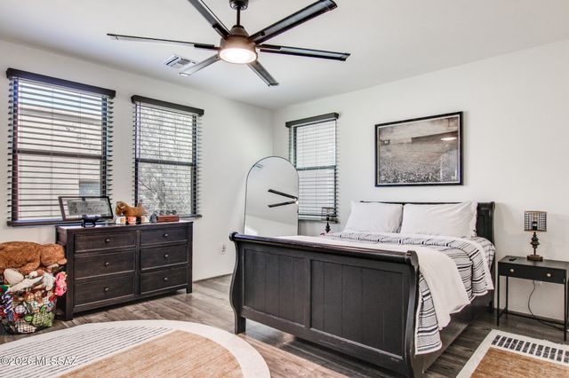 383 E Croydon Park Road, Tucson, AZ 85704