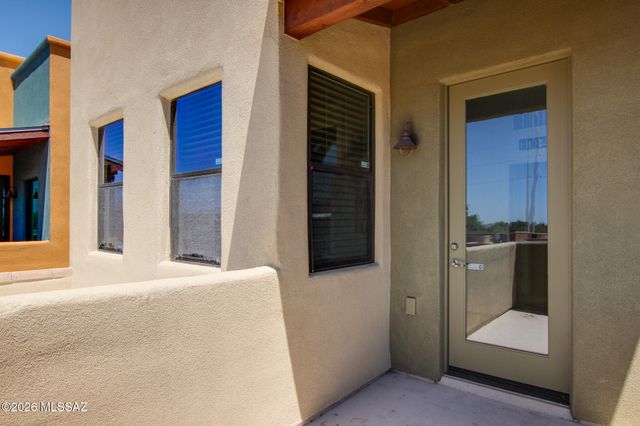 383 E Croydon Park Road, Tucson, AZ 85704