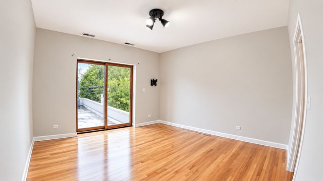 6005 N Kimball Avenue 2A, Chicago, IL 60659